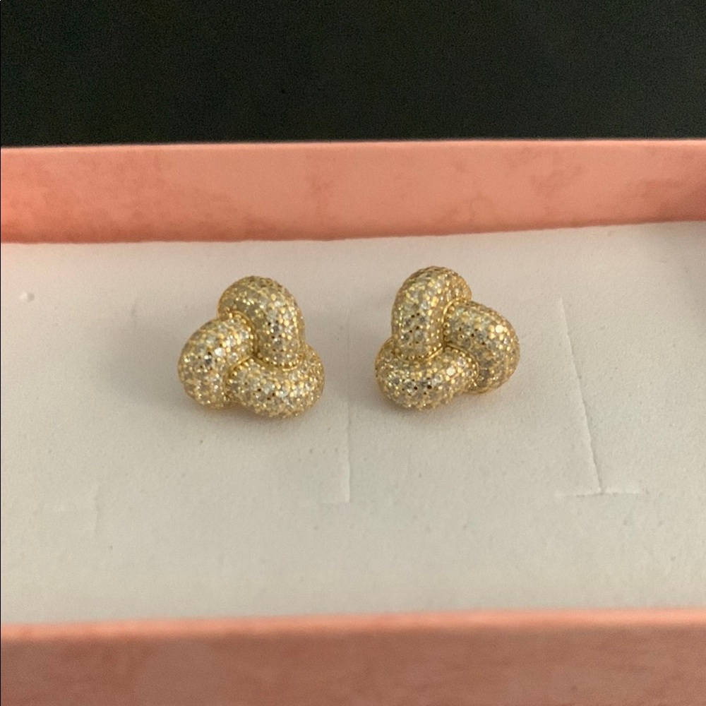 Elegant Gold Knot Earrings